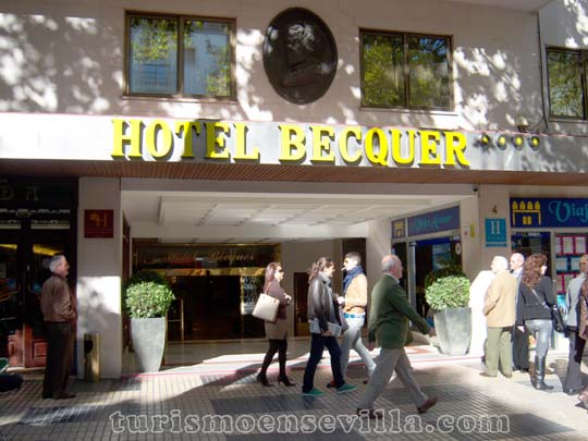 Hotel Becquer situado muy cerca del centro de Sevilla