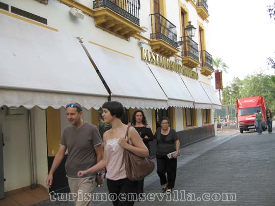 Restaurante Modesto cercano a los Jardines de Murillo en Sevilla